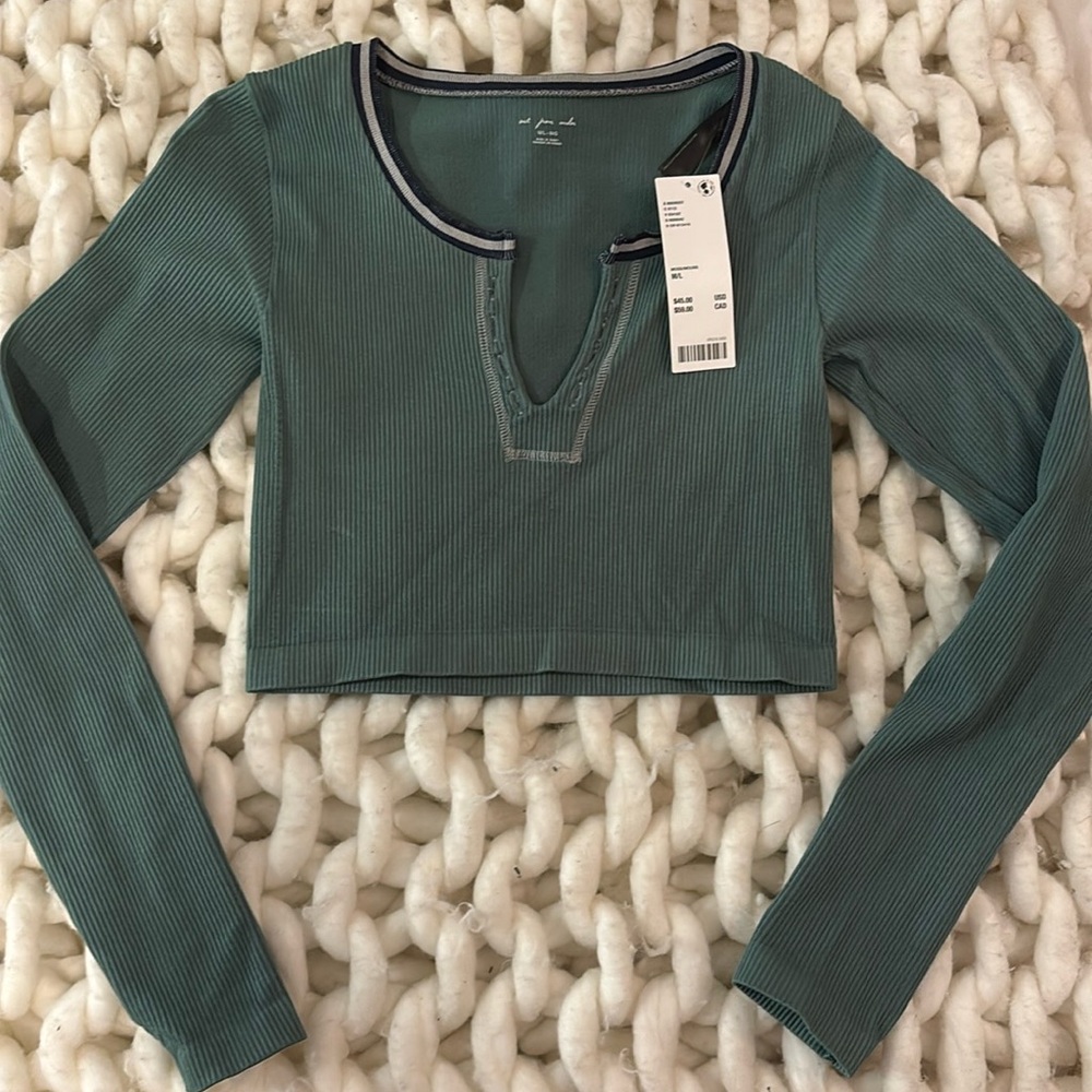 URBAN OUTFITTERS Long Sleeve Top Size M/L